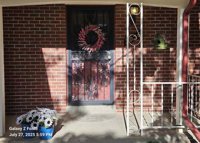 Property at 2056 S Newark Way, Aurora, CO 80014, 4 beds, 2 baths