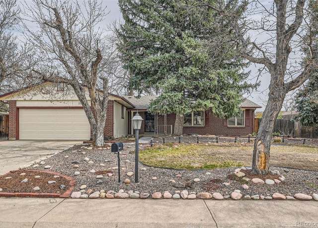 Property at 2056 S Newark Way, Aurora, CO 80014, 4 beds, 2 baths