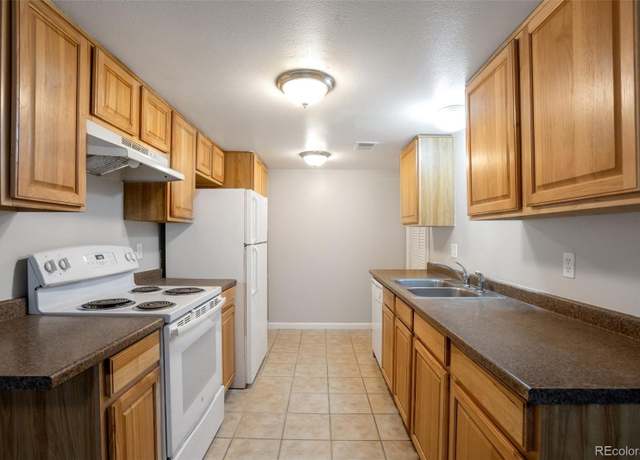 Property at 1262 Sable Blvd, Aurora, CO 80011, 3 beds, 2 baths