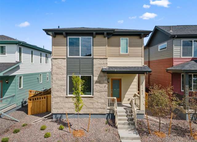 Property at 21152 E 63rd Dr, Aurora, CO 80019, 4 beds, 3 baths