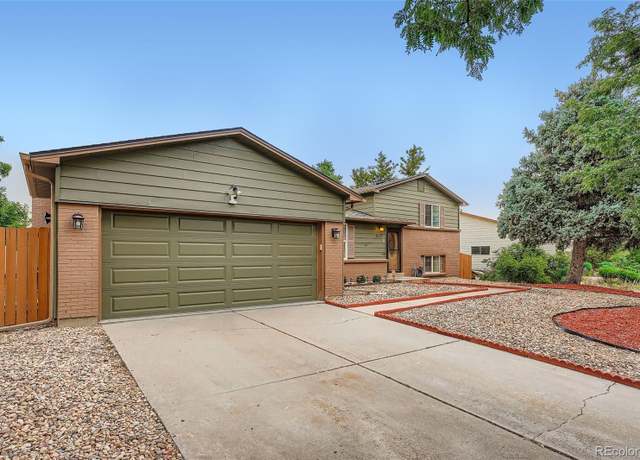 Property at 3257 S Olathe Way, Aurora, CO 80013, 3 beds, 2 baths