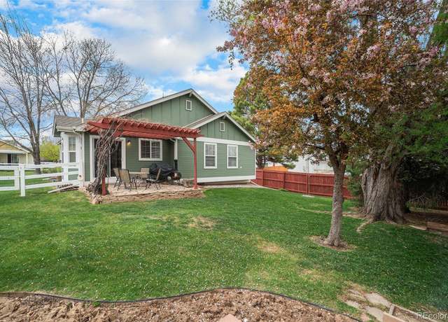 Property at 462 Thrush Ave, Loveland, CO 80537, 4 beds, 3 baths