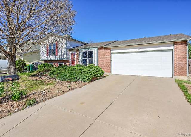 Property at 1796 S Yampa Way, Aurora, CO 80017, 3 beds, 2 baths