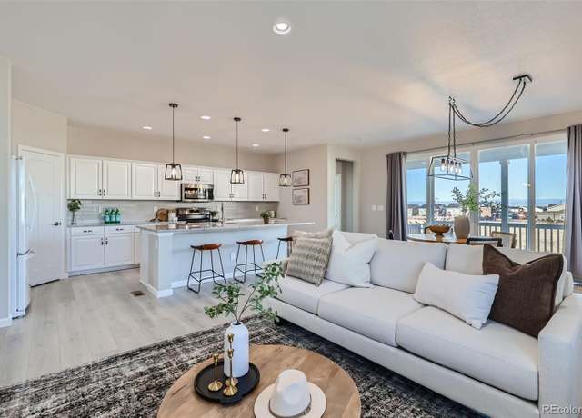 Property at 711 N Waterloo Ct, Aurora, CO 80018, 2 beds, 2 baths