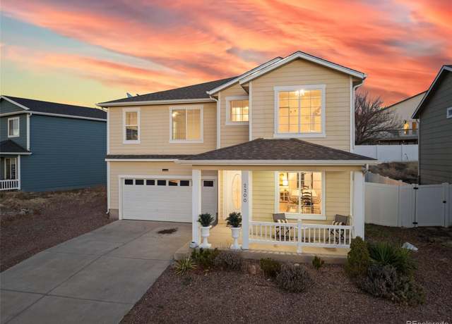 Property at 2200 Meadowlark Ln, Pueblo, CO 81008, 4 beds, 3 baths