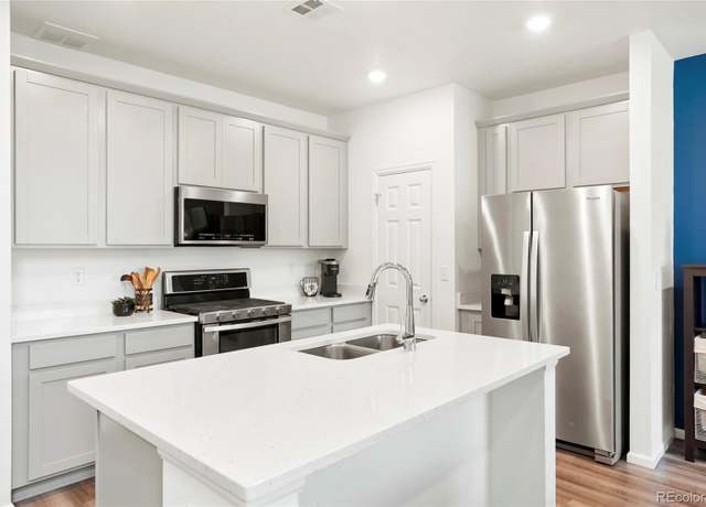 Property at 21528 E 59th Pl, Aurora, CO 80019, 3 beds, 3 baths