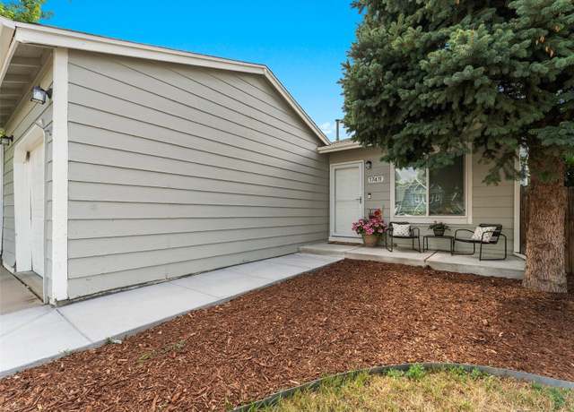 Property at 17411 E Layton Dr, Aurora, CO 80015, 3 beds, 2 baths