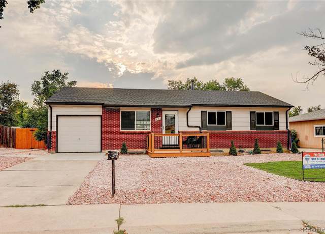 Property at 929 S Nile Way, Aurora, CO 80012, 5 beds, 2 baths