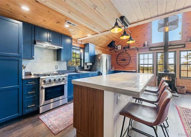 Property at 1435 E Longbow Dr, Jefferson, CO 80456, 2 beds, 2 baths