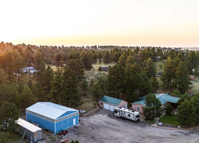 Property at 1059 S Elbert St, Elizabeth, CO 80107, 5 beds, 4 baths