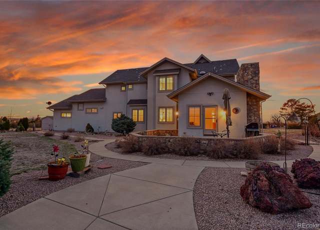 Property at 1012 S Addison Way, Aurora, CO 80018, 5 beds, 4 baths