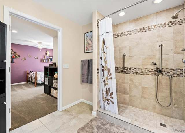 Property at 1128 S Duquesne Cir, Aurora, CO 80018, 4 beds, 3 baths