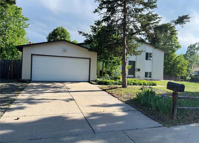 Property at 15908 E Flora Pl, Aurora, CO 80013, 3 beds, 2 baths