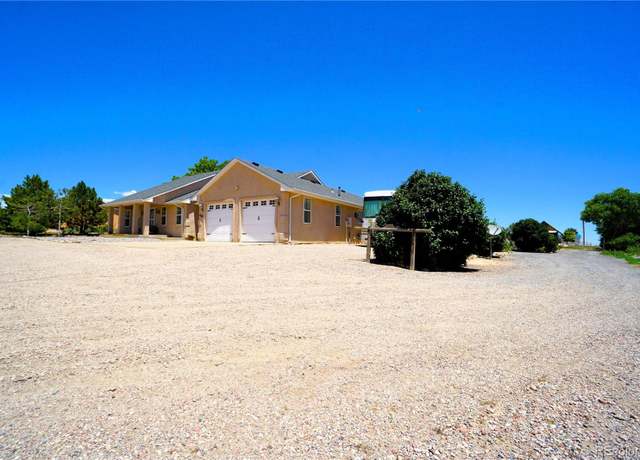 Property at 461 E Fredonia Dr, Pueblo, CO 81007, 3 beds, 3 baths