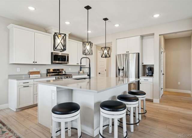 Property at 10062 W Victoria Pl #205, Littleton, CO 80127, 3 beds, 3 baths