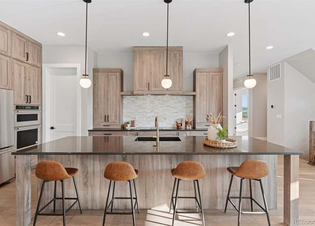 Property at 927 William Way, Berthoud, CO 80513, 6 beds, 5 baths