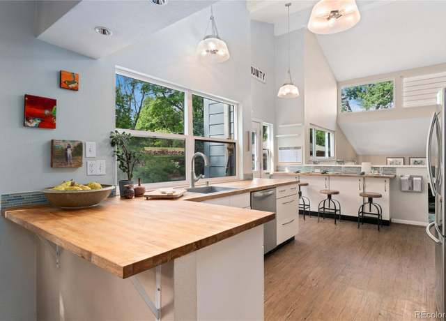 Property at 6621 E Peakview Pl, Centennial, CO 80111, 4 beds, 3 baths