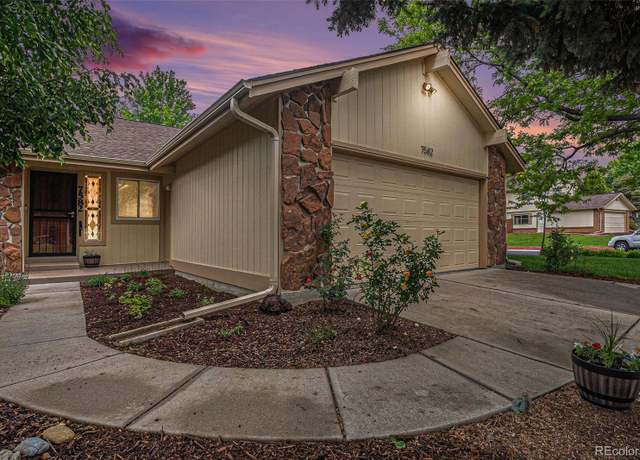 Property at 7582 S Newport Ct, Centennial, CO 80112, 3 beds, 2 baths