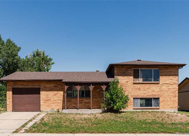 Property at 14955 Robins Dr, Denver, CO 80239, 3 beds, 2 baths