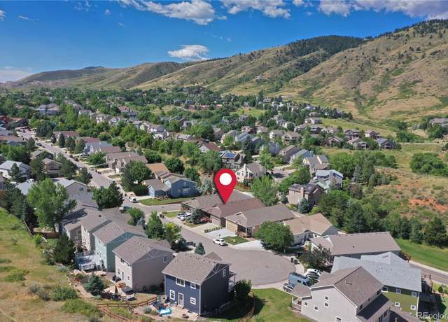 Property at 723 Entrada Dr, Golden, CO 80401, 4 beds, 3 baths