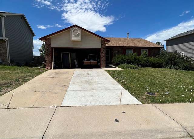 Property at 2125 S Telluride Ct, Aurora, CO 80013, 3 beds, 2 baths