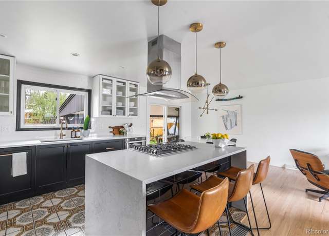 Property at 3103 W Bellewood Dr, Englewood, CO 80110, 4 beds, 3 baths