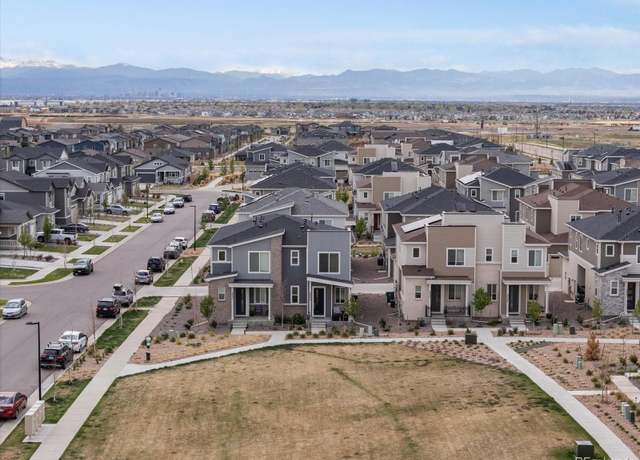 Property at 24333 E 41st Ave, Aurora, CO 80019, 3 beds, 3 baths