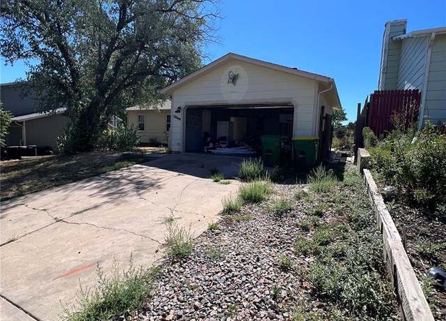 Property at 18064 E Ford Pl, Aurora, CO 80017, 3 beds, 2 baths