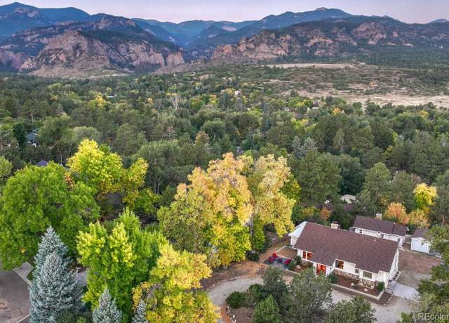 Property at 1516 Mesa Ave, Colorado Springs, CO 80906, 3 beds, 3 baths