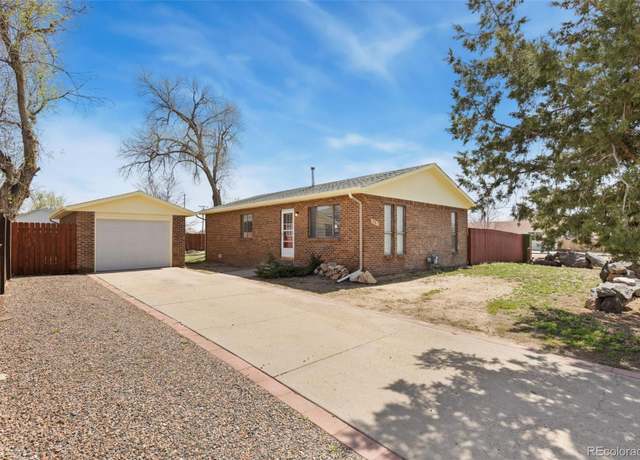Property at 902 Pacific Pl, Fort Lupton, CO 80621, 3 beds, 1 bath