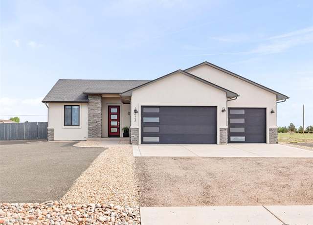 Property at 623 E Fredonia Dr, Pueblo, CO 81007, 3 beds, 3 baths