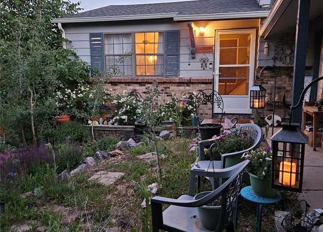 Property at 17232 E Oberlin Pl, Aurora, CO 80013, 3 beds, 2 baths