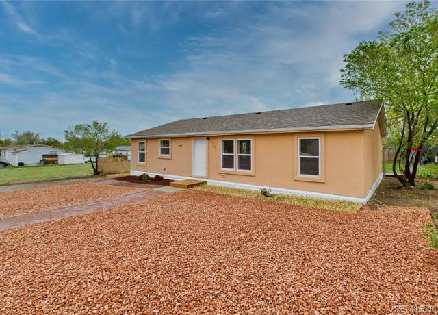 Property at 952 S Tolstoi Dr, Pueblo, CO 81007, 3 beds, 2 baths