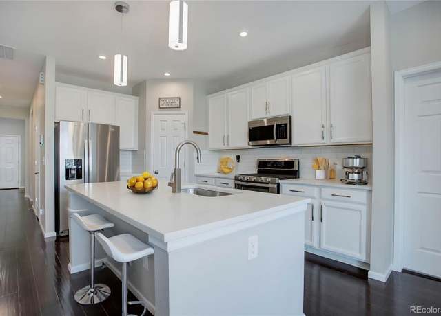 Property at 4238 S Netherland Cir, Aurora, CO 80013, 5 beds, 3 baths