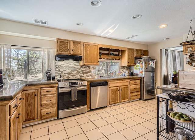 Property at 33 L Rd, Golden, CO 80403, 5 beds, 3 baths