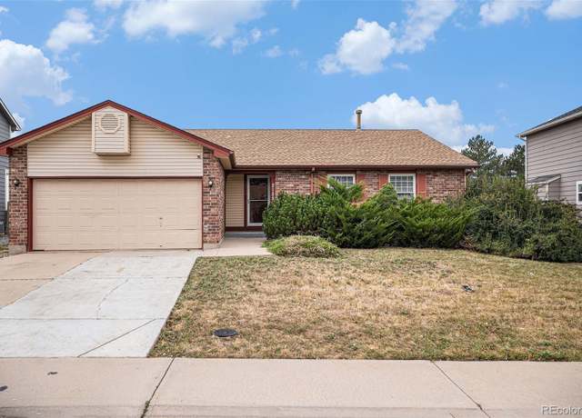Property at 2125 S Telluride Ct, Aurora, CO 80013, 3 beds, 2 baths