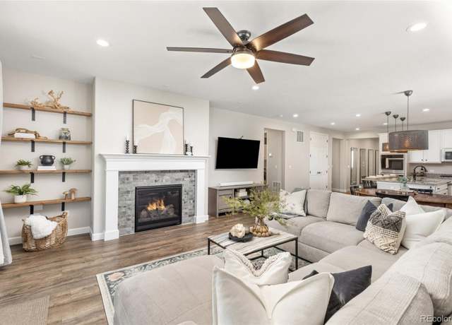 Property at 21893 E Tufts Cir, Aurora, CO 80015, 5 beds, 3 baths