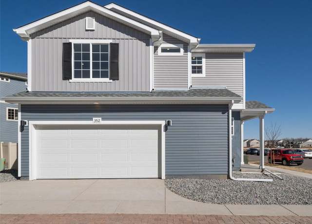 Property at 22152 E 38th Pl, Aurora, CO 80019, 3 beds, 3 baths
