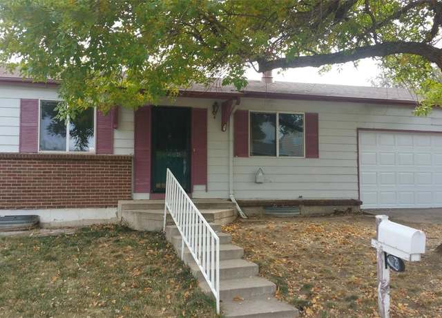 Property at 3984 S Pitkin Way, Aurora, CO 80013, 3 beds, 2 baths