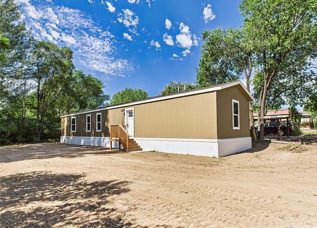 Property at 262 E Kipling Dr, Pueblo, CO 81007, 3 beds, 2 baths