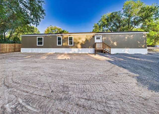 Property at 262 E Kipling Dr, Pueblo, CO 81007, 3 beds, 2 baths