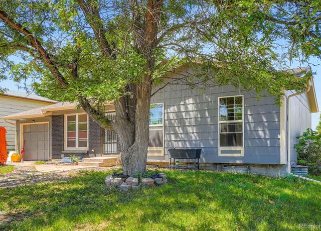 Property at 2615 S Laredo Ct, Aurora, CO 80013, 5 beds, 2 baths