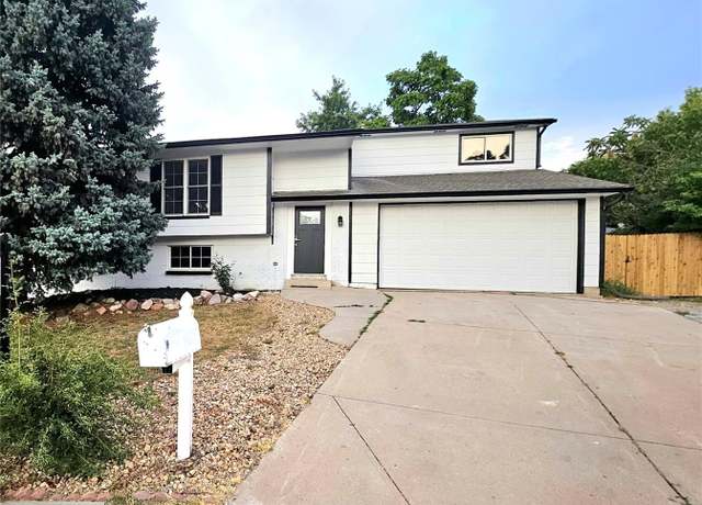 Property at 16325 E Alabama Dr, Aurora, CO 80017, 5 beds, 3 baths
