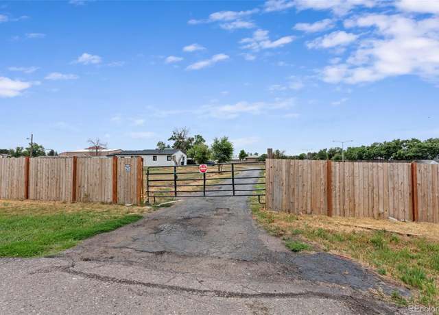 Property at 1280 Airport Blvd, Aurora, CO 80011, 2 beds, 1 bath