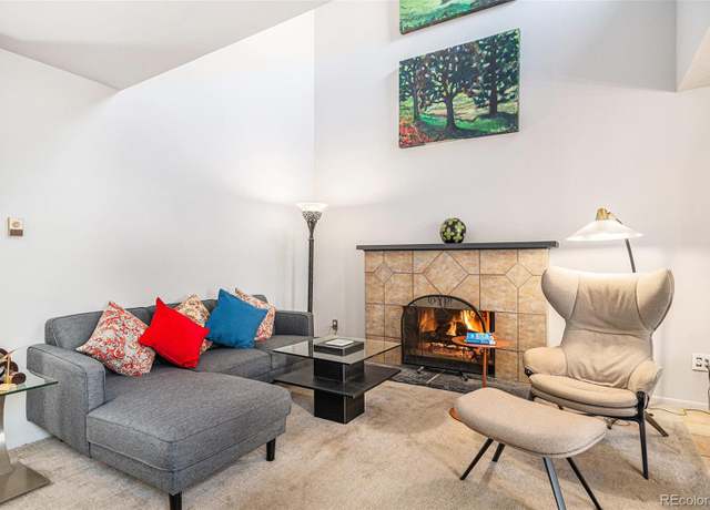 Property at 2490 S Worchester Ct Unit E, Aurora, CO 80014, 3 beds, 2 baths