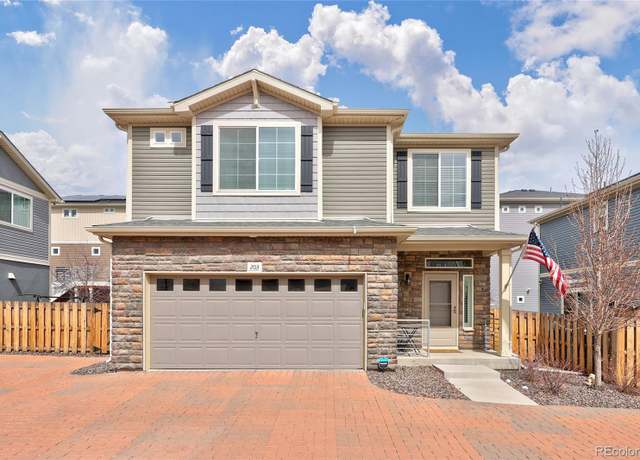 Property at 203 S Oak Hill St, Aurora, CO 80018, 2 beds, 3 baths