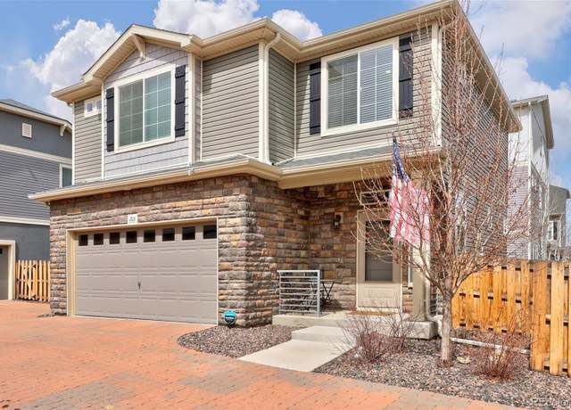 Property at 203 S Oak Hill St, Aurora, CO 80018, 3 beds, 3 baths