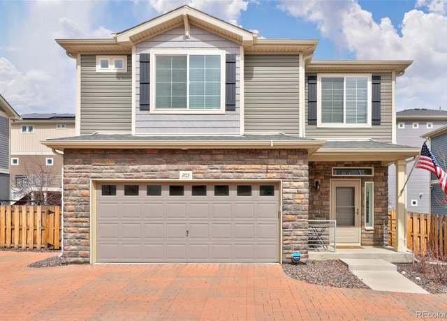 Property at 203 S Oak Hill St, Aurora, CO 80018, 2 beds, 3 baths