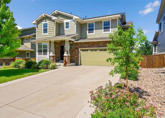 Property at 5722 S Flat Rock Way, Aurora, CO 80016, 5 beds, 4 baths