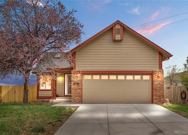 Property at 7507 Halleys Dr, Littleton, CO 80125, 4 beds, 2 baths